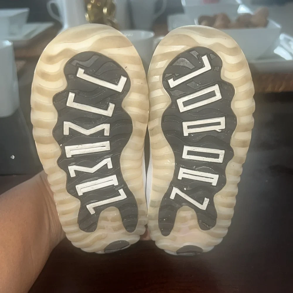 Used - Picture 3 of 3